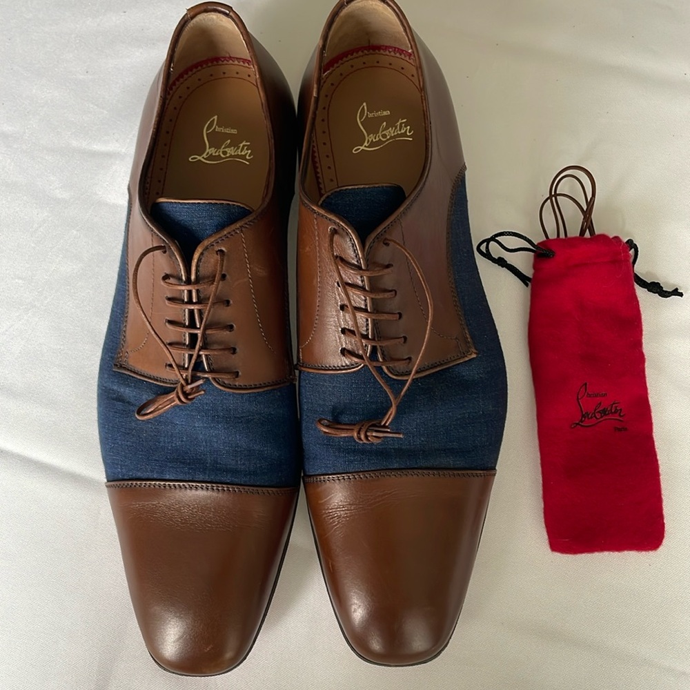 CHRISTIAN LOUBOUTIN LACE UP